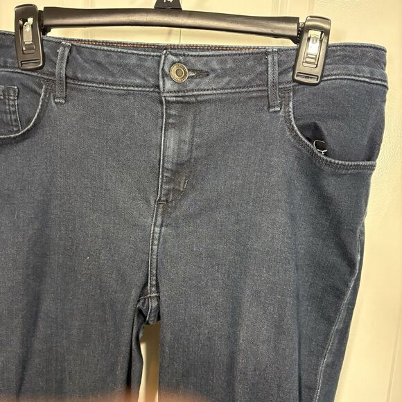 Eddie Bauer Curvy Crop Jeans Womens 12 Dark Wash Stretch Midrise Comfort Denim - Picture 2 of 13